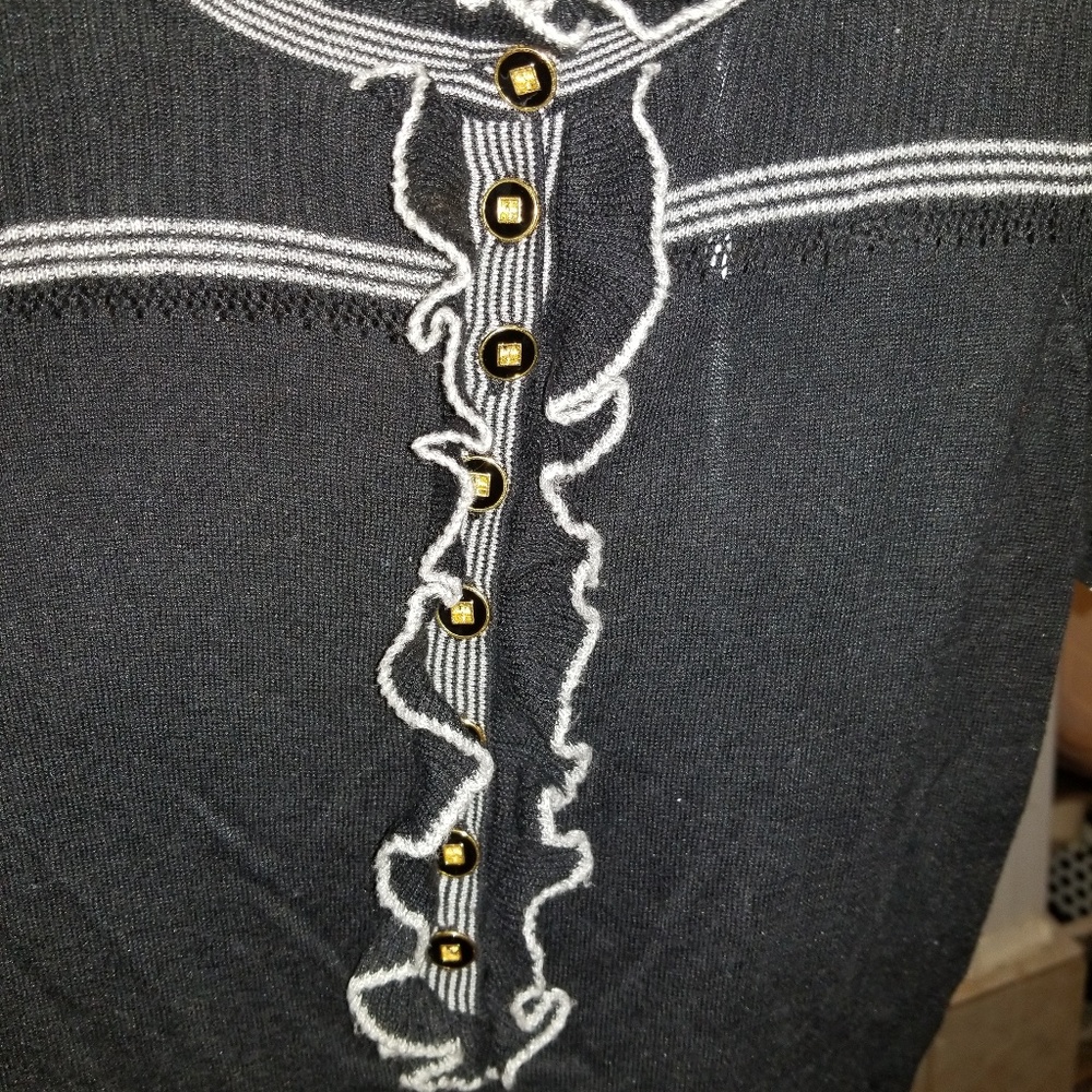 Black and grey thin sweater